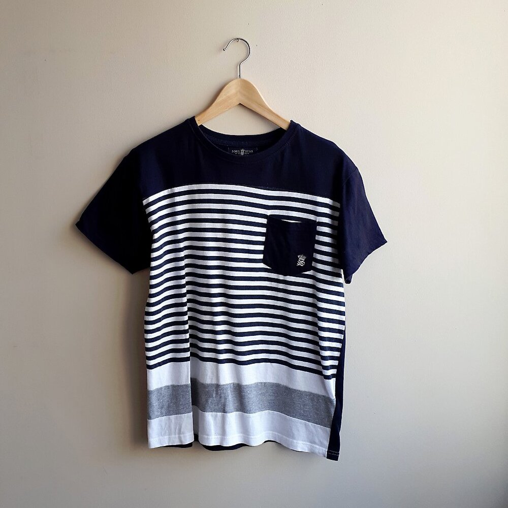 SOUL STAR Colourblock Short Sleeve Tee with Front Pocket in Navy & Grey Stripes